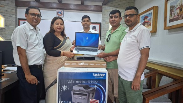 नेपाल पत्रकार महासंघ स्याङ्जालाई मिडिया सेन्टर सञ्चालनको लागि ल्यापटप र प्रिन्टर हस्तान्तरण
